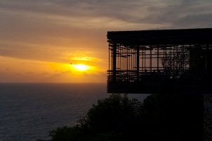 Alila Villas Uluwatu - cliff edge cabana sunset