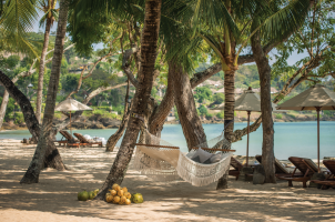 bali-at-jimbaran-bay-bawa-tours-travel-Coconut-Grove-BAL_797