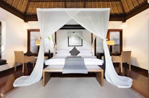 Kayumanis Ubud - master bedroom