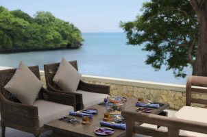 Raffles Bali - Loloan Beach Bar and Grill