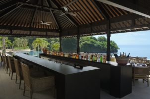 Raffles Bali - Loloan Beach Bar and Grill