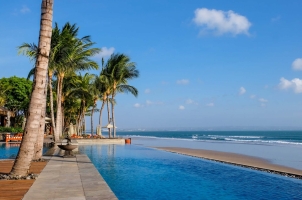 The Legian Bali - Infinity Pool Beach