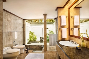 The Oberoi Beach Resort Bali - Lanai Bathroom