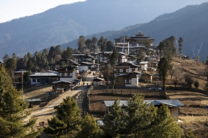 Amankora - Gangtey Dzong and Village