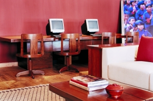 COMO Uma Paro - Library