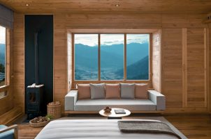 bhutan-six-senses-paro-bawa-tours-travel-Paro_Suite_Bedroom2