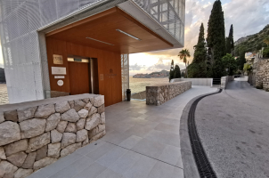 croatia-villa-dubrovnik-bawa-tours-travel-entrance