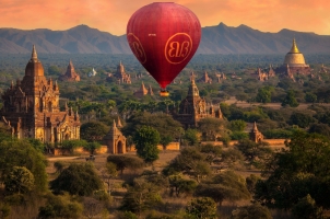 Myanmar - Balloon over Bagan