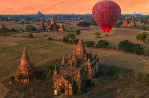 Myanmar - Balloon over Bagan
