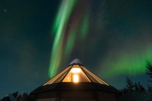 finnland-Reindeer-Manor-bawa-tours-travel-Aurora-Glass-Suites-aurora