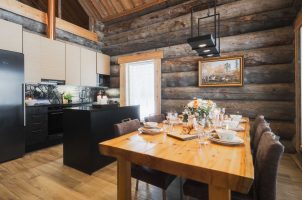 finnland-Reindeer-Manor-bawa-tours-travel-Reindeer-Manor-Villa_Kitchen-and-Dining