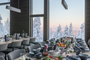 OCTOLA Lodge - Dining & Breakfast Table