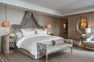 Rosewood Hotel de Crillon - Marie Antoinette Suite