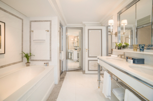 france-rosewood-hotel-de-crillon-bawa-tours-bathroom