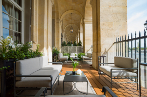 france-rosewood-hotel-de-crillon-bawa-tours-terrasse-concorde