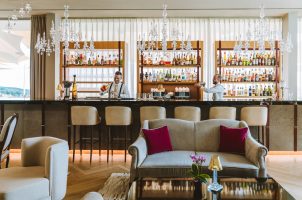 france-royal-champagne-bawa-tours-travel-Abysse-Bar-Indoor-1