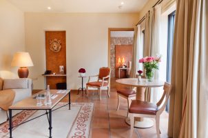 france-terre-blanche-hotel-spa-golf-resort-bawa-tours-travel-Suites-Deluxe-Premier-2