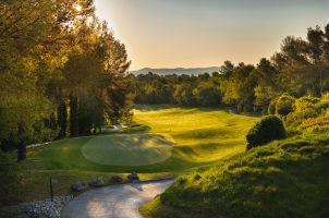 france-terre-blanche-hotel-spa-golf-resort-bawa-tours-travel-le-riou-hole-13-morning