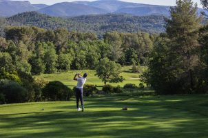 france-terre-blanche-hotel-spa-golf-resort-bawa-tours-travel-le-riou-starter-hole-18-terre-blanche-golf-5