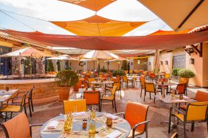 france-terre-blanche-hotel-spa-golf-resort-bawa-tours-travel-patio-terre-blanche-3