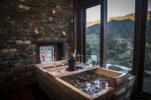 bhutan-gangtey-lodge-bawa-tours-travel-bathroom4