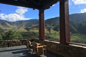 bhutan-gangtey-lodge-bawa-tours-travel-mountainview
