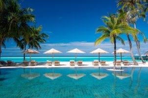 Gili Lankanfushi Malediven - Main Pool
