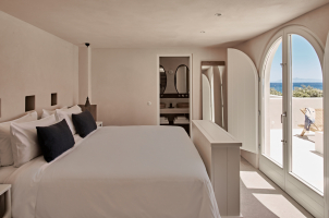 Istoria Santorini - Suite Bedroom