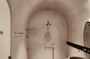 Istoria Santorini - Suite Bathroom