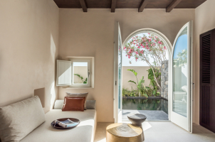 Istoria Santorini - Tarina Suite Living Area