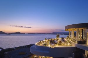 greece-mandarin-oriental-Costa-Navarino-bawa-tours-travel-Admirals_Lounge