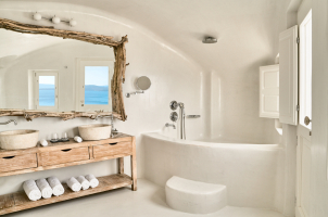 Mystique Santorini - 2 Senses Bathroom