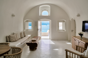 Mystique Santorini - Holistic Villa Livinigroom