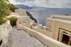 Mystique Santorini - Lobby Entrance