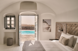 Vedema Santorini - Olympian Villa Bedroom