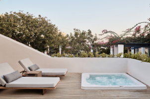Vedema Santorini - Presidential Villa Jacuzzi