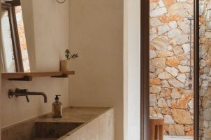 greece-gundari-folegandros-bawa-tours-travel-bathroom-1