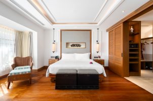 4-Santiburi-Koh-Samui-Deluxe-Beachfront-Villa-Bed