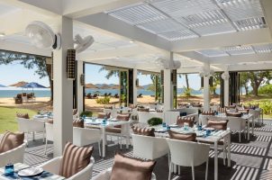 vietnam-banyan-tree-lang-co-bawa-tours-travel-azura-restaurant-in-door-dining-area-1
