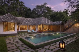 india-the-evolve-back-kuruba-safari-lodge-bawa-tours-travel-pool-Reserve-Courtyard