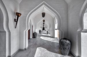 india-the-evolve-back-kamalapura-palace-bawa-tours-travel-corridor