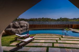 india-the-evolve-back-kamalapura-palace-bawa-tours-travel-family-pool