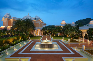 india-leela-palace-jaipur-bawa-tours-travel-Fountain-Courtyard