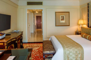 india-leela-palace-new-delhi-bawa-tours-travel-Executive-Suite