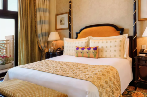 india-leela-palace-new-delhi-bawa-tours-travel-Luxury-Suite