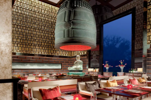 india-leela-palace-new-delhi-bawa-tours-travel-Megu-Restaurant