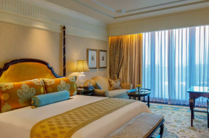 india-leela-palace-new-delhi-bawa-tours-travel-Royal-Premier-Room