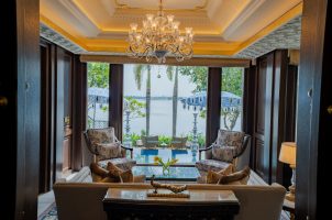 india-leela-palace-udaipur-bawa-tours-travel-Lake-Villa-1
