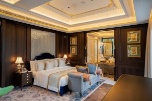 india-leela-palace-udaipur-bawa-tours-travel-Lake-Villa-2