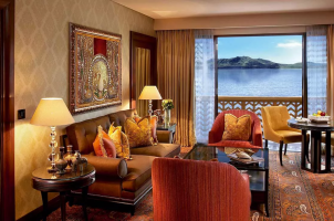 india-leela-palace-udaipur-bawa-tours-travel-Luxury-Suite